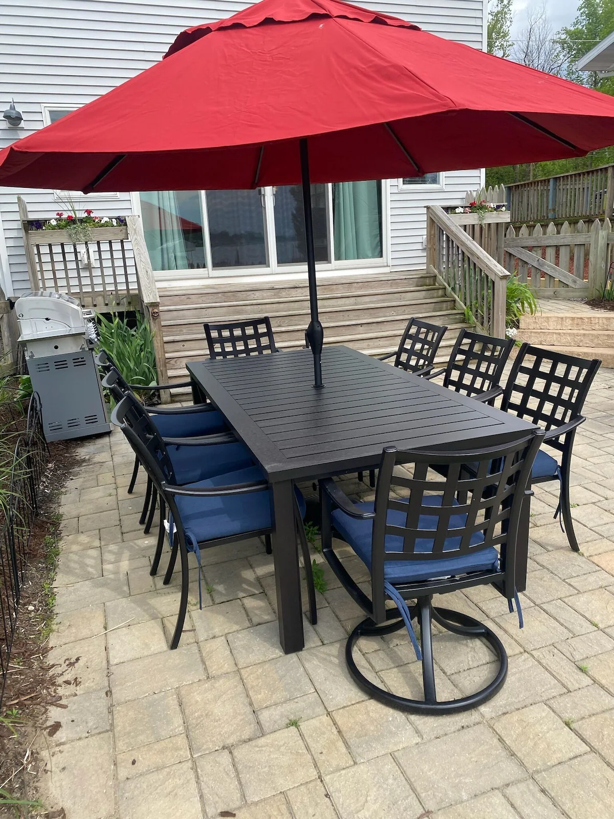 Bayview House outdoor dining table